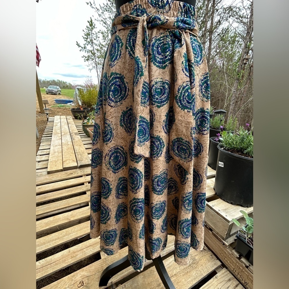 Lucky & Coco skirt. NWT Size S.